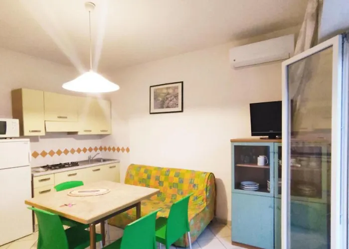 Апартаменти Bright And Cozy In *